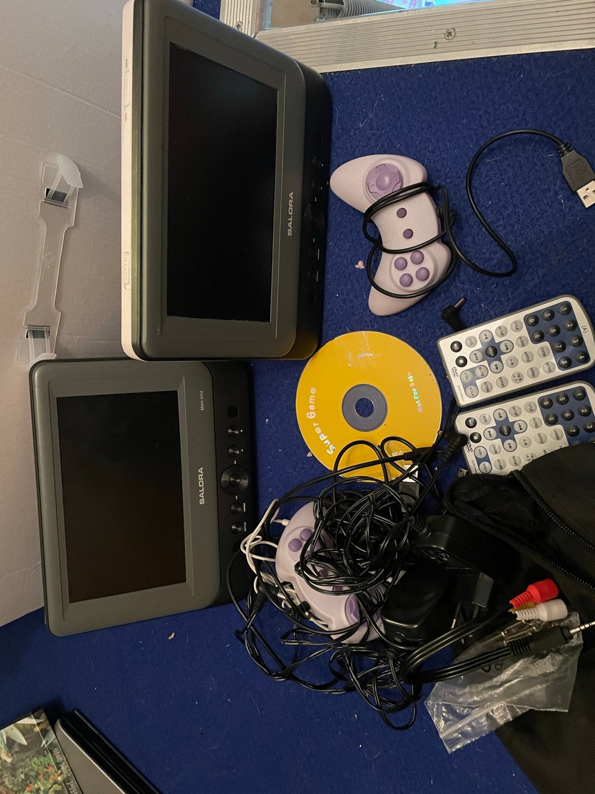 2x Salora Draagbare DVD-spelers met accessoires, Audio, Tv en Foto, Dvd-spelers, Gebruikt, Draagbaar, Ophalen, Overige merken