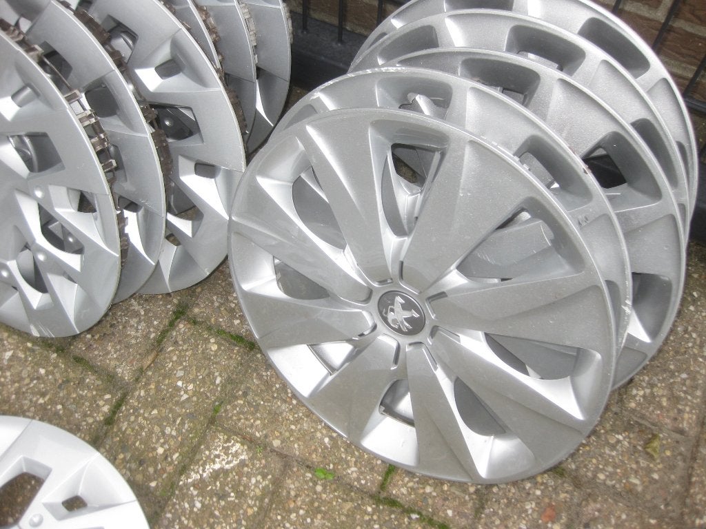 wieldoppen, wieldop , toyota aygo, peugeot 108, Ophalen of Verzenden, Peugeot