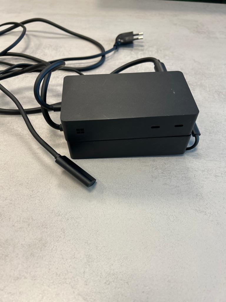 Microsoft Surface Dock - Uitbreidingsstation, Ophalen of Verzenden, Gebruikt, Docking station, Laptop