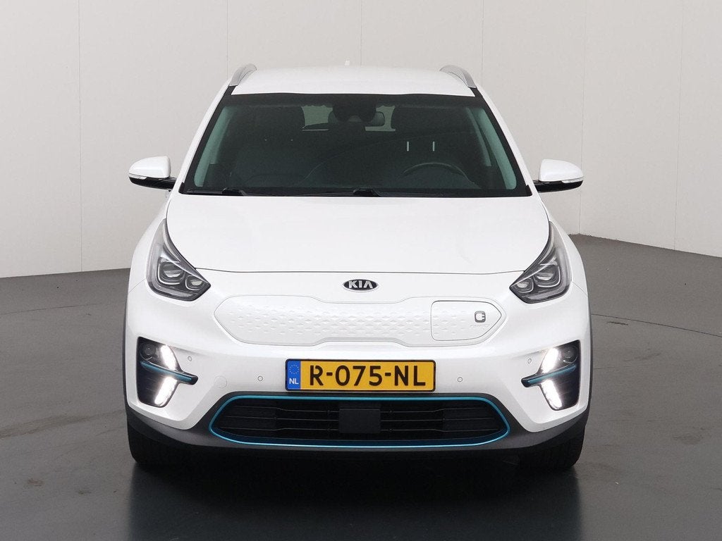 Kia e-Niro ExecutiveLine Editon 64 kWh | Trekhaak | Cruise C, Auto's, Gebruikt, Zwart, 1712 kg, Wit