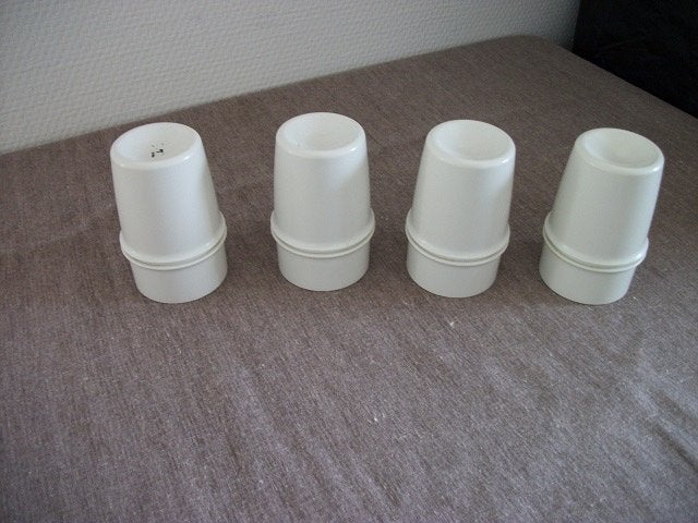 4 Tupperware Eierdopjes ( wit ), Ophalen of Verzenden, Gebruikt, Wit, Overige typen