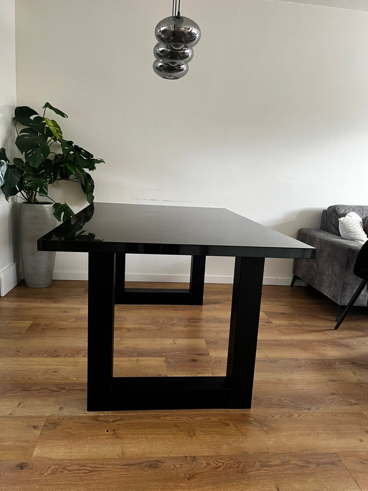 Granieten eettafel, Ophalen, Overige materialen, 100 tot 150 cm, Zo goed als nieuw