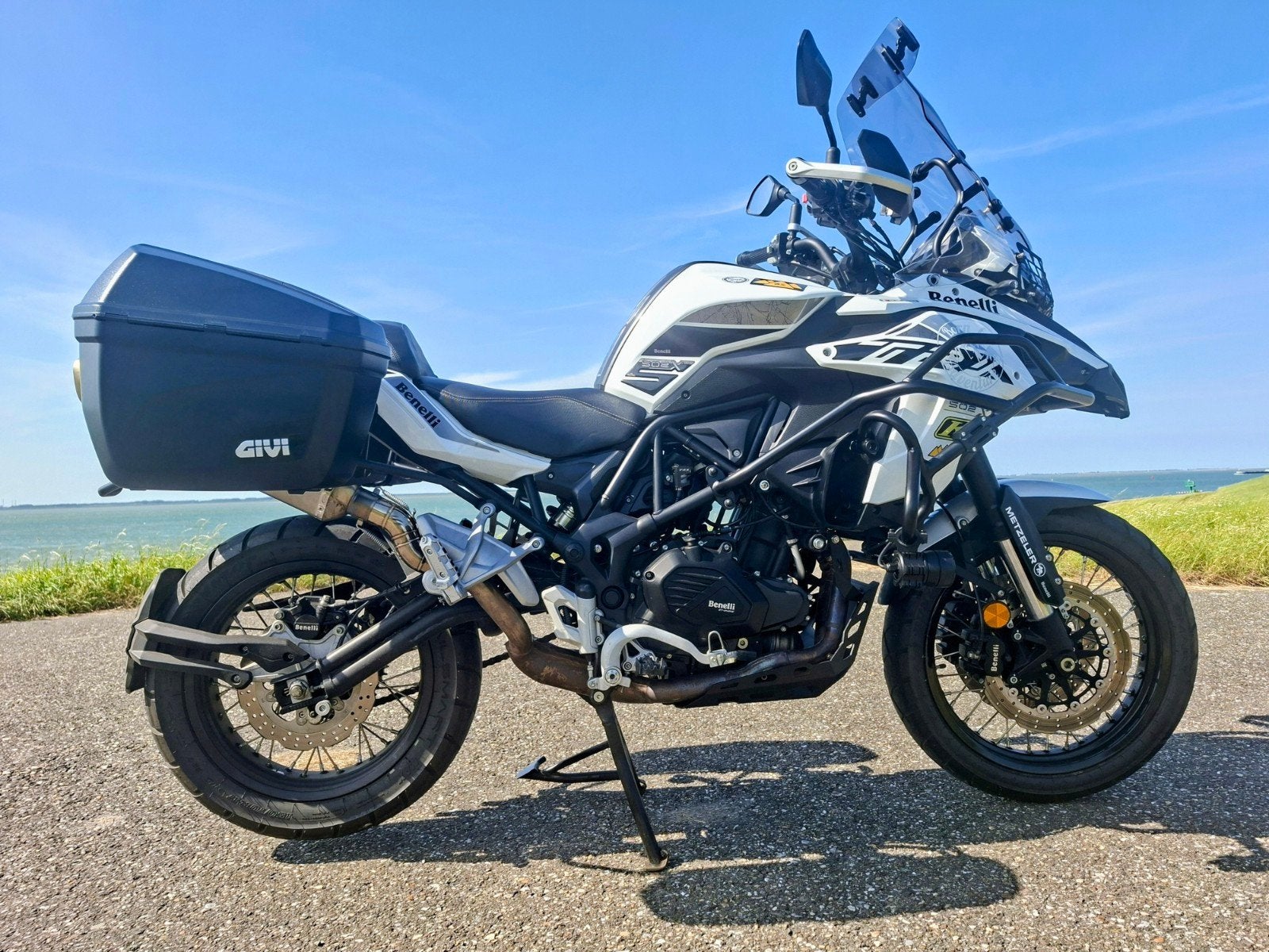 MOOIE Benelli TRK 502 X uit 2020 zeer compleet, Motoren, 2 cilinders, Particulier, Toermotor, Minimaal motorrijbewijs A2