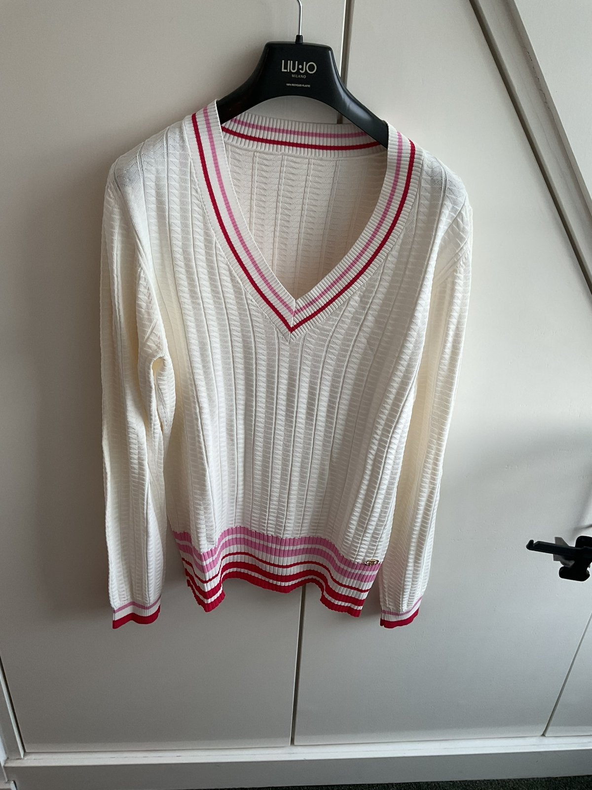 Liu Jo witte v-hals trui maat xl, Kleding | Dames, Truien en Vesten, Ophalen of Verzenden, Zo goed als nieuw, Maat 46/48 (XL) of groter