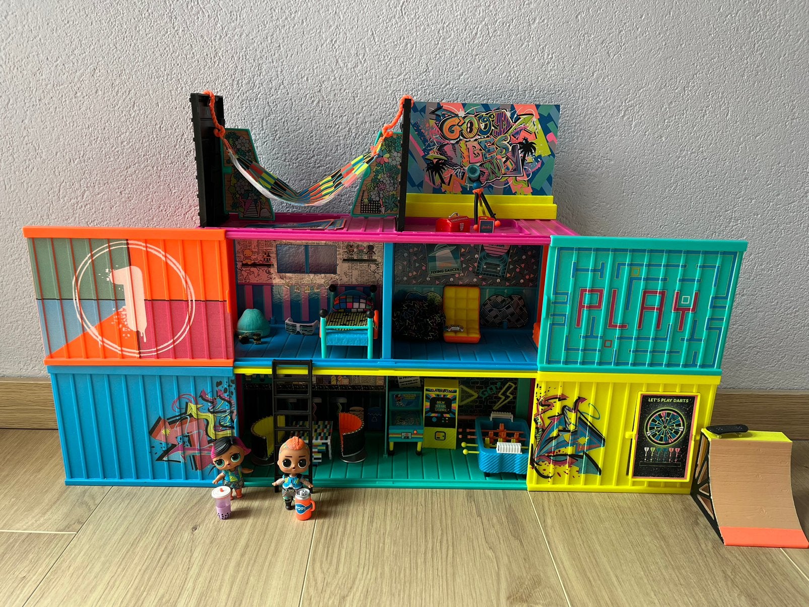 LOL clubhouse, Kinderen en Baby's, Speelgoed | Poppenhuizen, Ophalen of Verzenden, Zo goed als nieuw, Poppenhuis