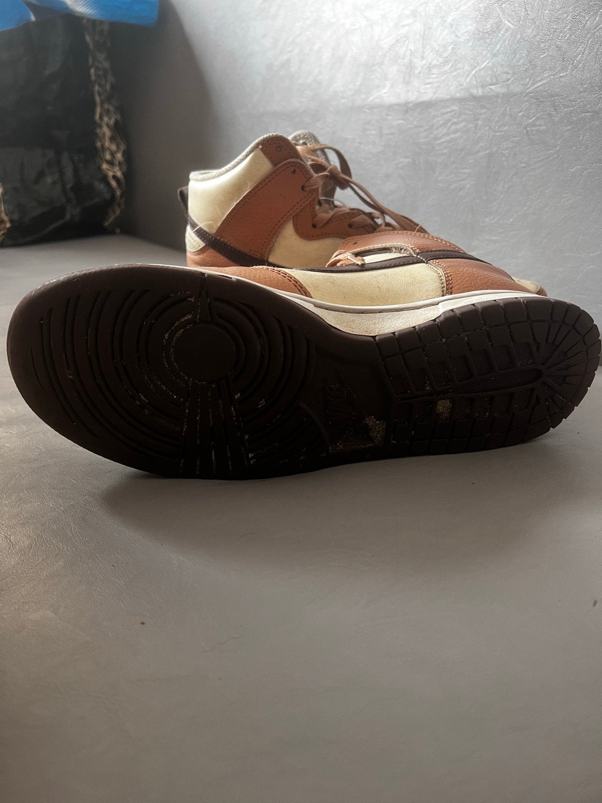 Nike Dunk High Sneakers - Bruin/Beige, Ophalen of Verzenden, Gedragen, Bruin, Sneakers of Gympen