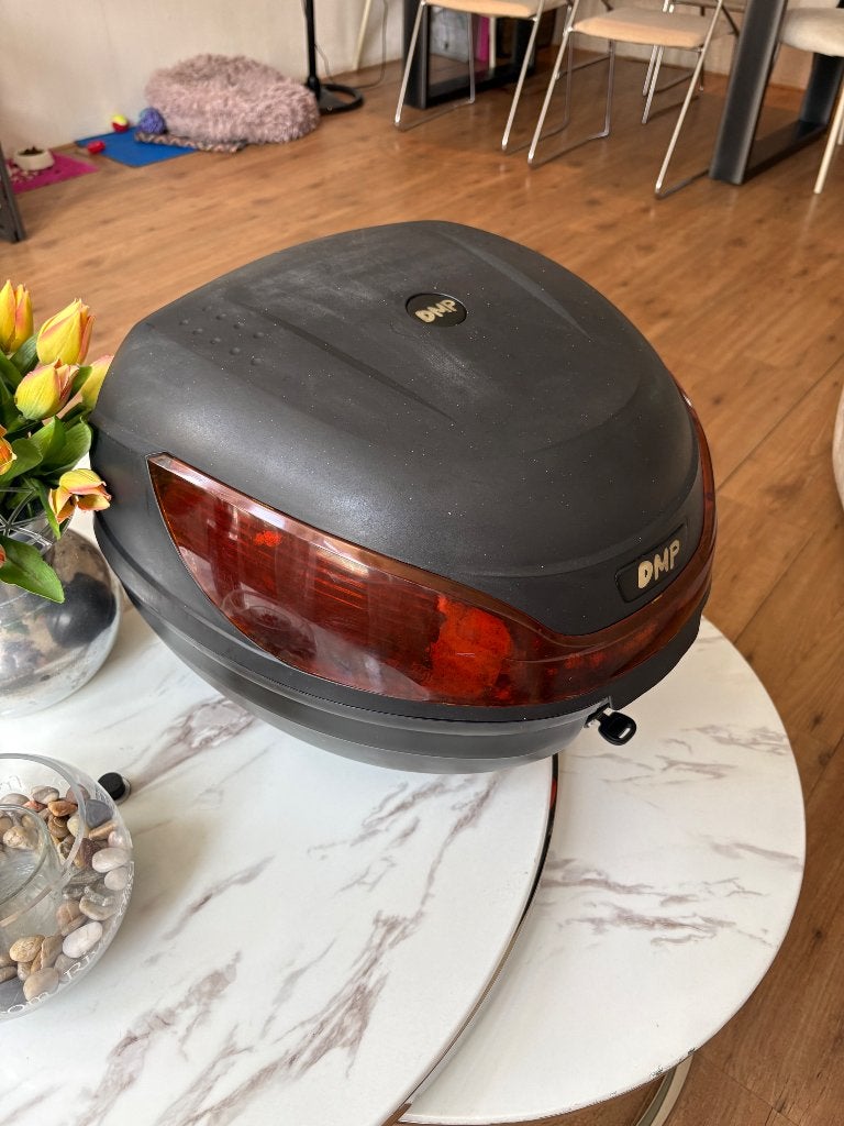 DMP scooter koffer, Fietsen en Brommers, Brommeronderdelen | Scooters, Ophalen, Gebruikt, Overige typen, Overige merken