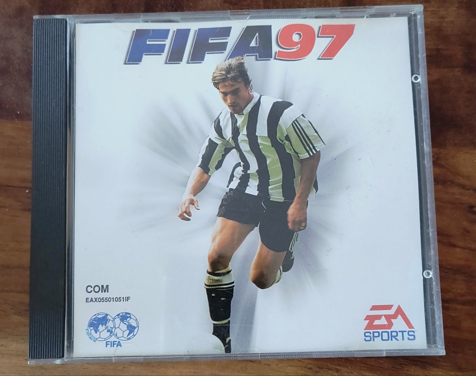 FIFA 97 PC CD-ROM - Klassieke Voetbalsimulatie, 1 speler, Ophalen of Verzenden, Zo goed als nieuw, Vanaf 3 jaar