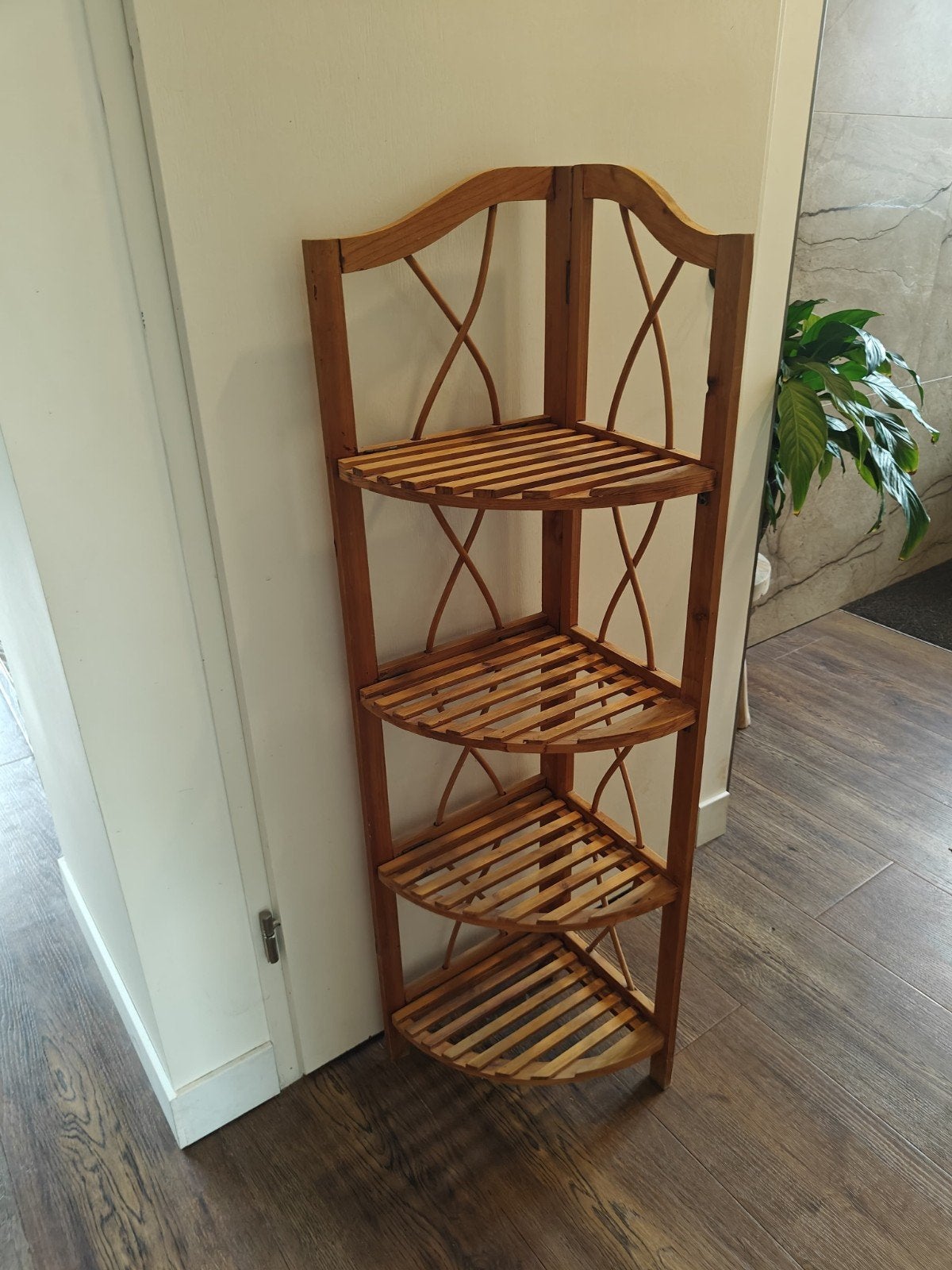 Teak houten hoekkastje met 4 planken, Ophalen, Zo goed als nieuw