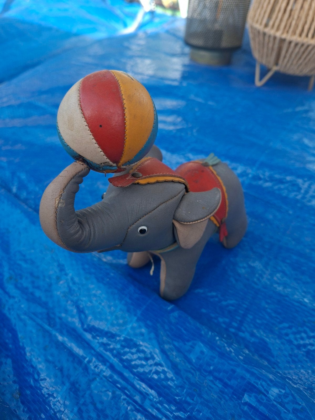 Antieke olifant met bal - Vintage speelgoed, Ophalen of Verzenden