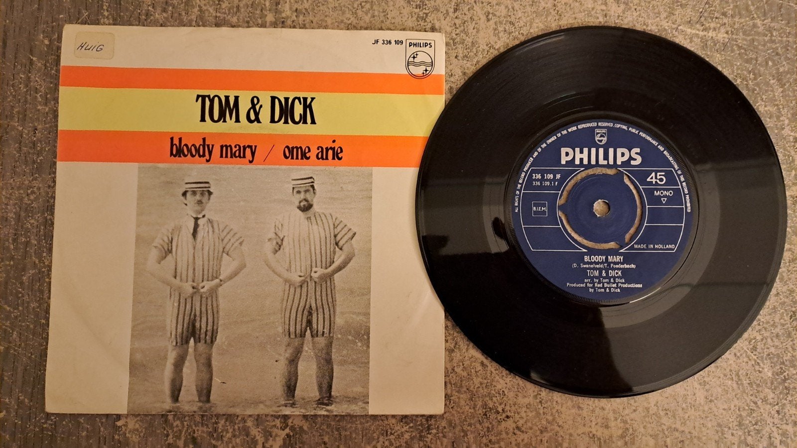 Tom & Dick - Bloody Mary, Gebruikt, 7 inch, Nederlandstalig, Fotohoes