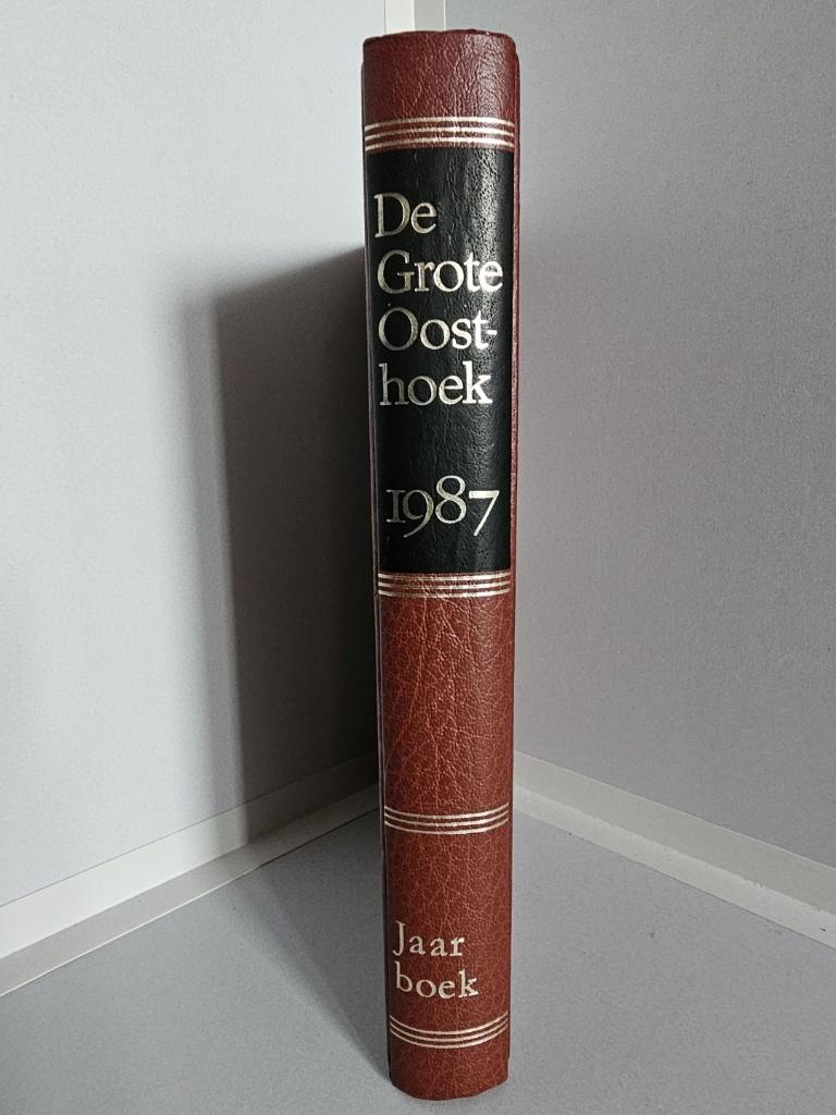 Jaarboek De Grote Oosthoek van het jaar 1987, Nieuw, Diverse auteurs, Ophalen of Verzenden, Wereld