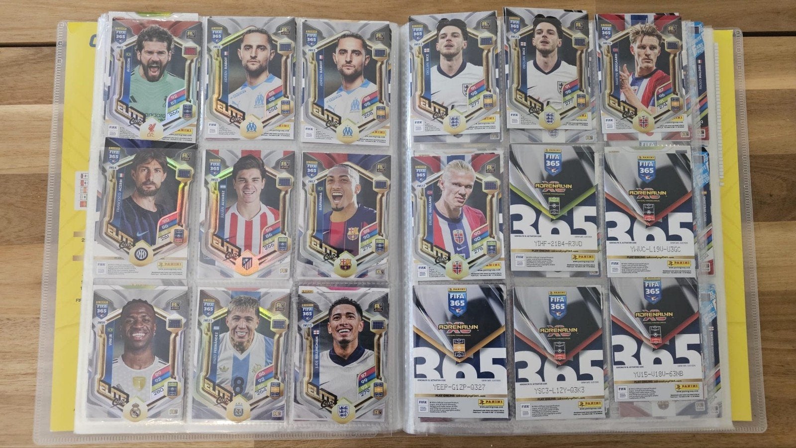 Panini FIFA 365 Adrenalyn XL Jewel Cut JWL Voetbalkaarten, Ophalen of Verzenden, Zo goed als nieuw, Buitenlandse clubs, Spelerskaart