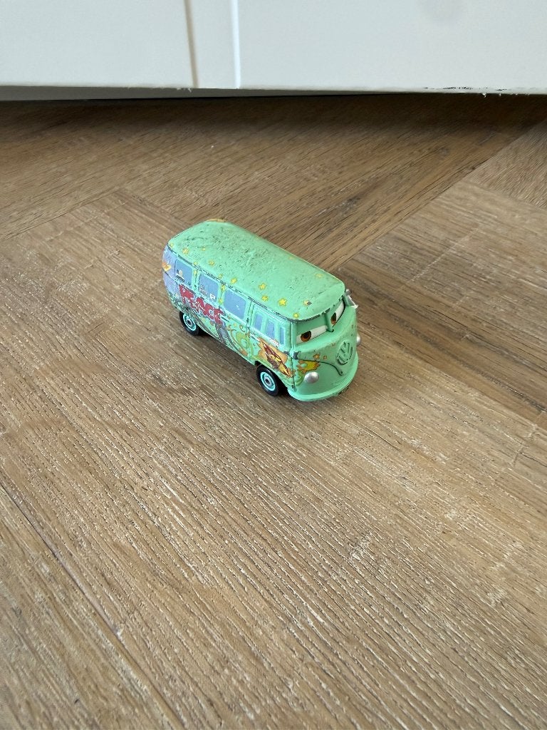 Gebruikt Disney Cars VW Fillmore Hippie bus diecast auto bus, Ophalen of Verzenden, Gebruikt