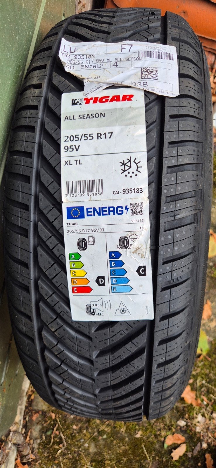 Tigar All Season Band 205/55 R17 95V, Nieuw, 17 inch, All Season, Band(en)
