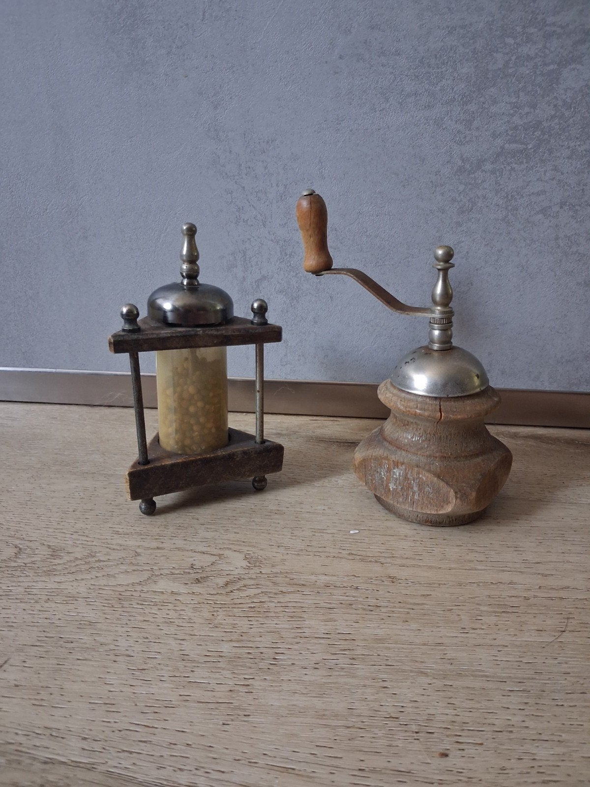 Vintage Houten Pepermolen en Zoutvaatje Set, Ophalen of Verzenden