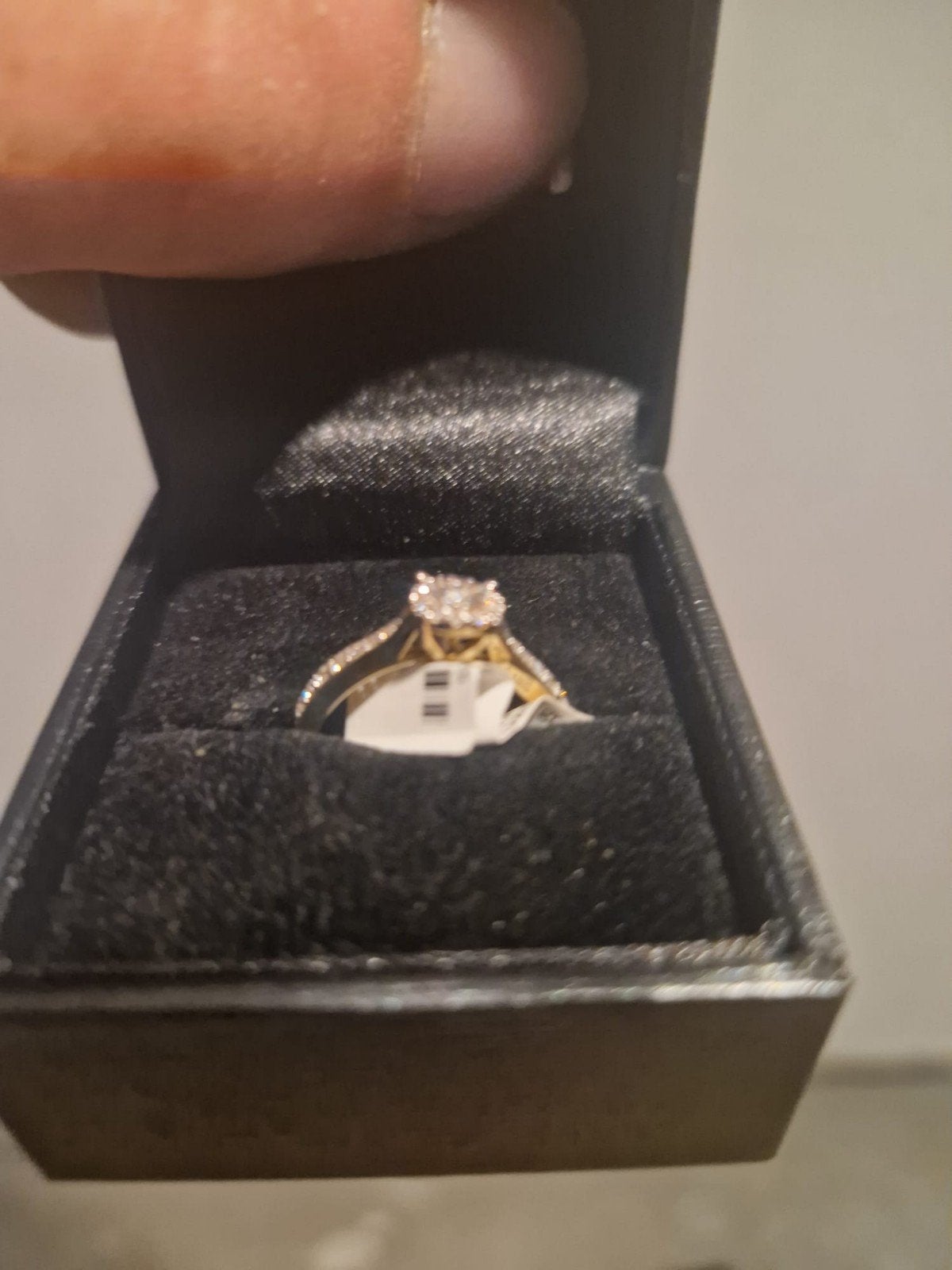 Ring NIEUW 14k Goud geel/wit 27 briljanten 0.26Ct, Nieuw, Ophalen of Verzenden, 17 tot 18, Dame