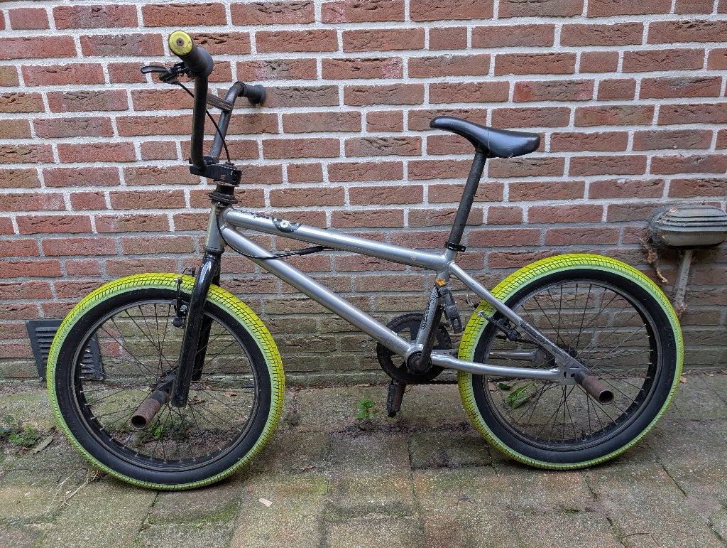 Stoere Decathlon B'TWIN Wipe 520 BMX 20 inch (met Pegs), Ophalen, Staal, Stuur 360° draaibaar, Btwin Decathlon