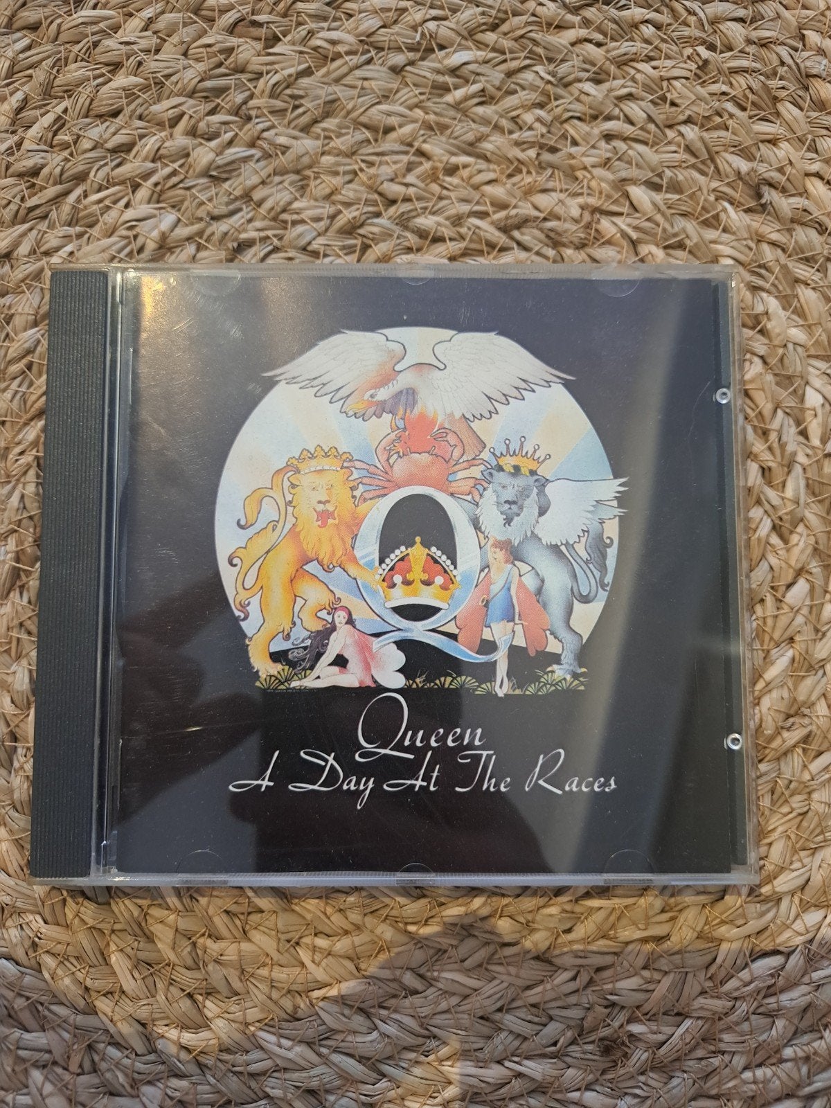 Queen - A Day At The Races CD (1976), Rock, Ophalen of Verzenden, Zo goed als nieuw, Inclusief doosje