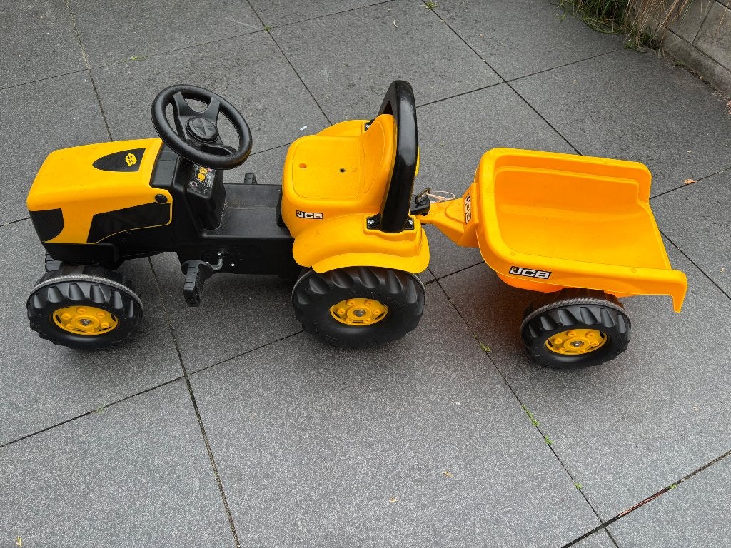 JCB kindertractor met trappers zo goed als nieuw, Ophalen, Zo goed als nieuw, Trapvoertuig