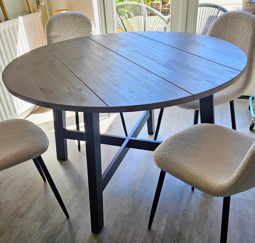 Te koop: ronde eettafel met stalen poten., Ophalen, Rond, Zo goed als nieuw, Vier personen