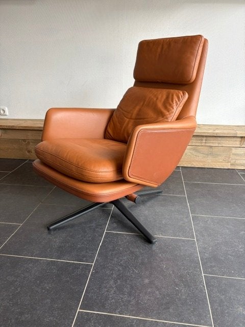Vitra Grand Relax fauteuil, cognac leder , 2024, Vitra, Design, 75 tot 100 cm, Ophalen of Verzenden