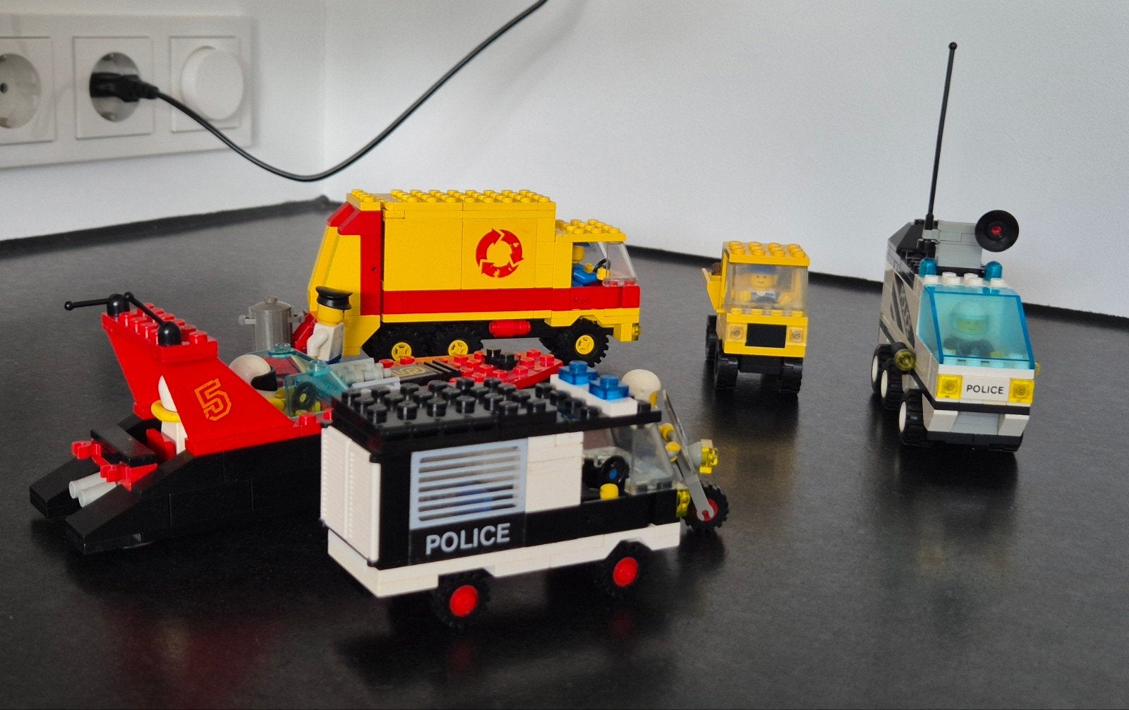 Diverse klassieke Lego voertuigen (jaren 80-90), Kinderen en Baby's, Speelgoed | Duplo en Lego, Gebruikt, Overige thema's, Lego