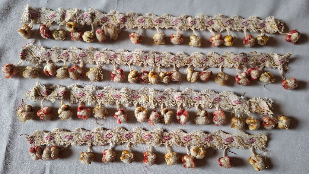 Vintage frans pompom wollen passementerie / sierband 1.72 m, Verzenden, Zo goed als nieuw, Lint, Band of Elastiek