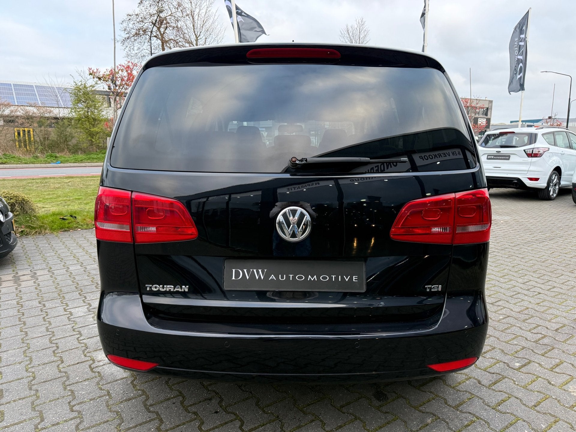 Volkswagen TOURAN 1.4 TSI Comfortline 7 persoon, Auto's, Voorwielaandrijving, Euro 5, Gebruikt, Zwart
