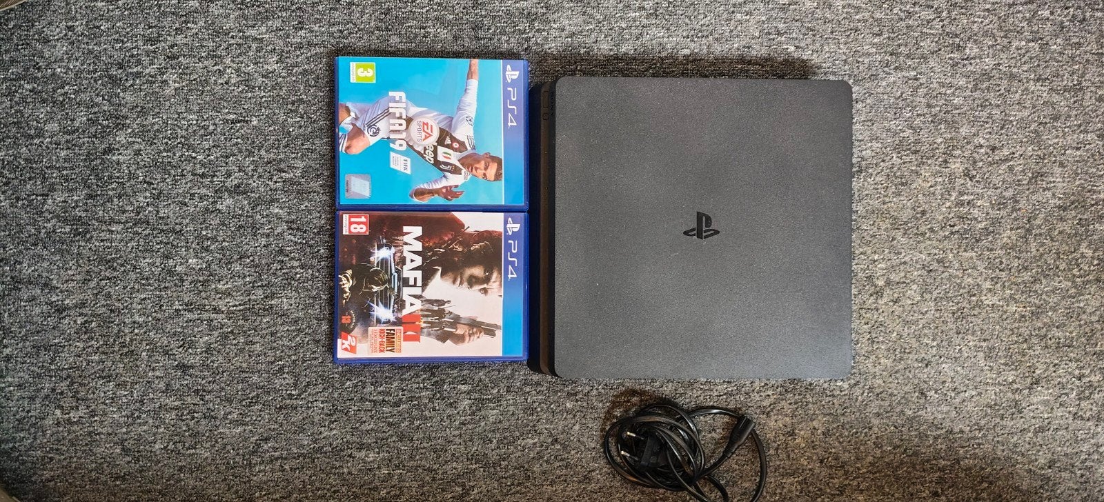 PlayStation 4 Slim met 2 games (FIFA 19, Mafia III), Ophalen of Verzenden, Zonder controller, Slim, 500 GB