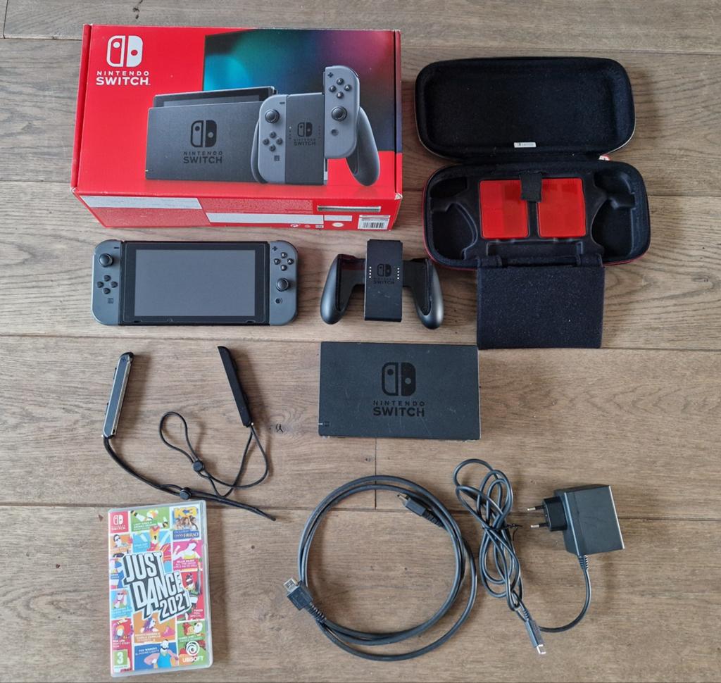 Nintendo Switch, Spelcomputers en Games, Spelcomputers | Nintendo Switch, Zo goed als nieuw, Switch 2019 Upgrade, Met 2 controllers