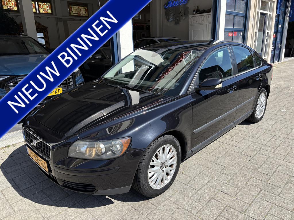 Volvo S40 1.8 Kinetic CLIMA/CRUISE/LM VELGEN (bj 2005), Voorwielaandrijving, Gebruikt, 4 cilinders, Automatische klimaatregeling