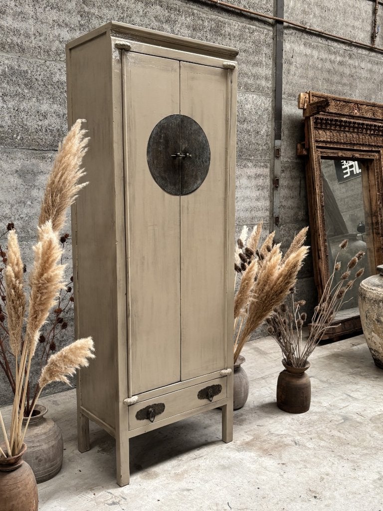 Oude hoge Chinese kast 230 cm hoog, Antiek en Kunst, Ophalen