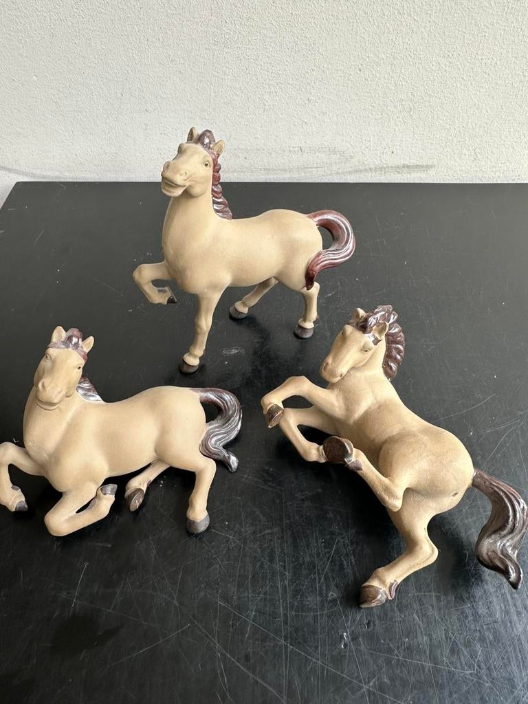 Shiwan Chinees aardewerk Paarden  beeldjes 1 koop, Ophalen of Verzenden