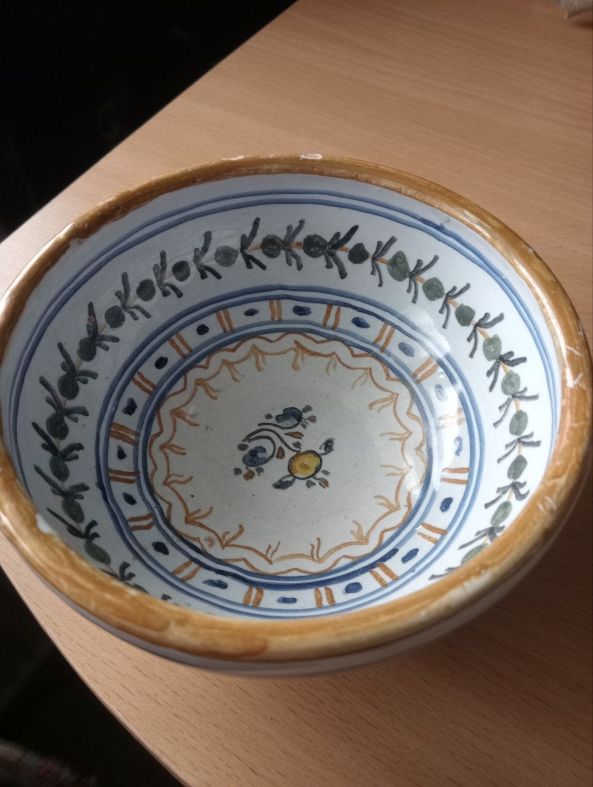 Antieke Spaanse Talavera kom, handgeschilderd, Made in Spain, Antiek en Kunst, Ophalen