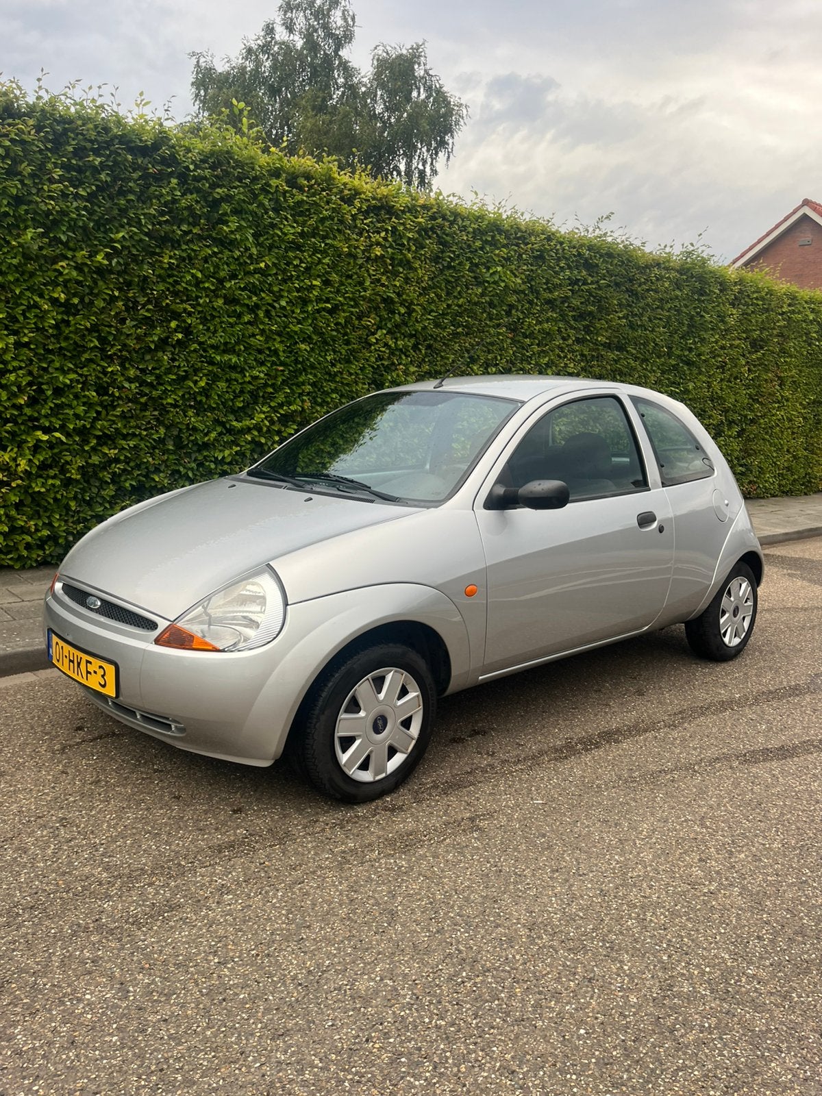 Ford Ka 1.3 I 44KW 2008 Grijs, Voorwielaandrijving, 1299 cc, Stof, 31 €/maand