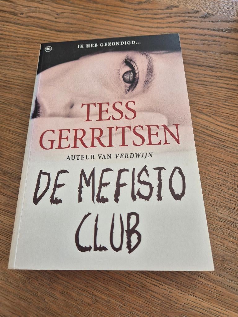 Boek Tess Gerritsen - De Mefisto Club, Ophalen of Verzenden, Gelezen, Tess Gerritsen