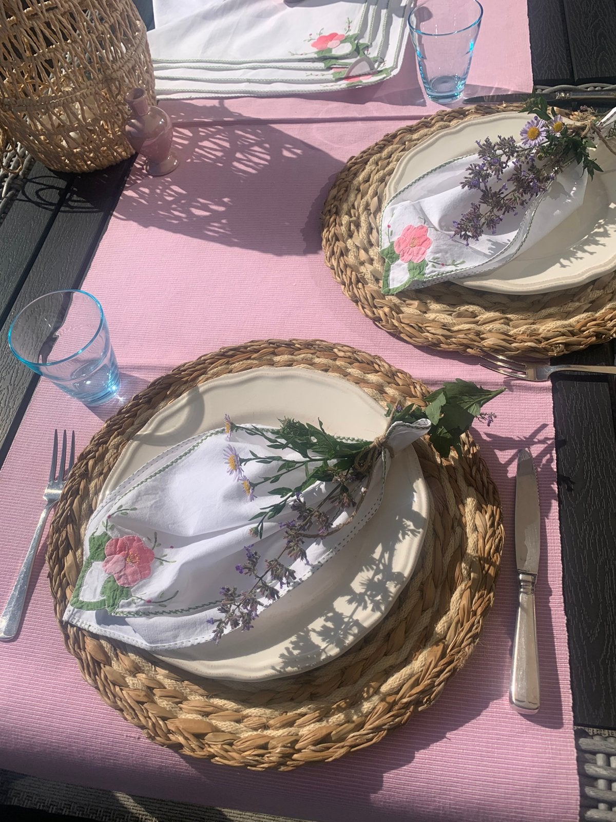 12 katoenen servetten wit met de hand gestikte bloemen., Zo goed als nieuw, Katoen, Servet, 40 cm