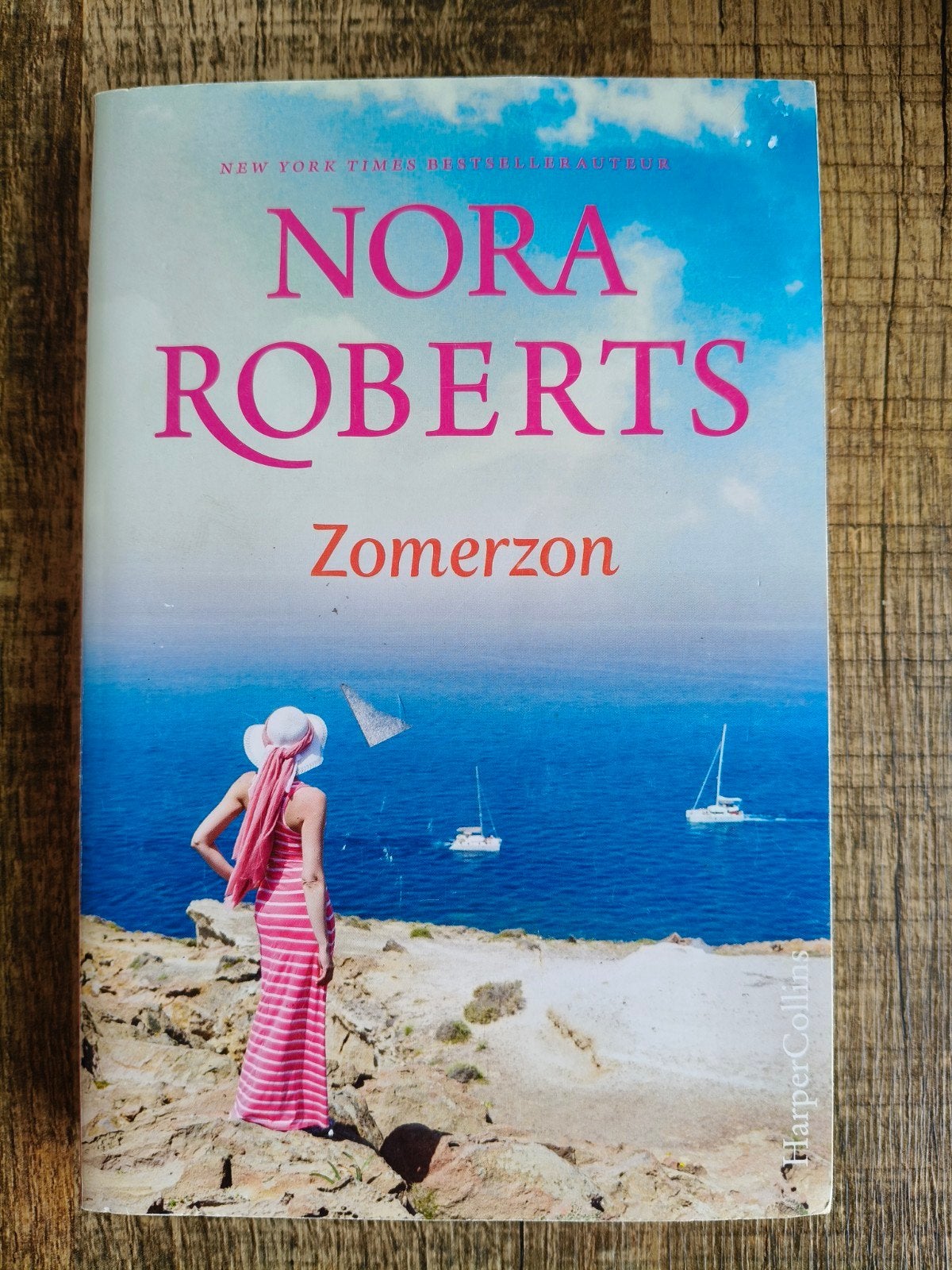 Nora Roberts - Zomerzon (HarperCollins), Ophalen of Verzenden, Zo goed als nieuw, Nora Roberts