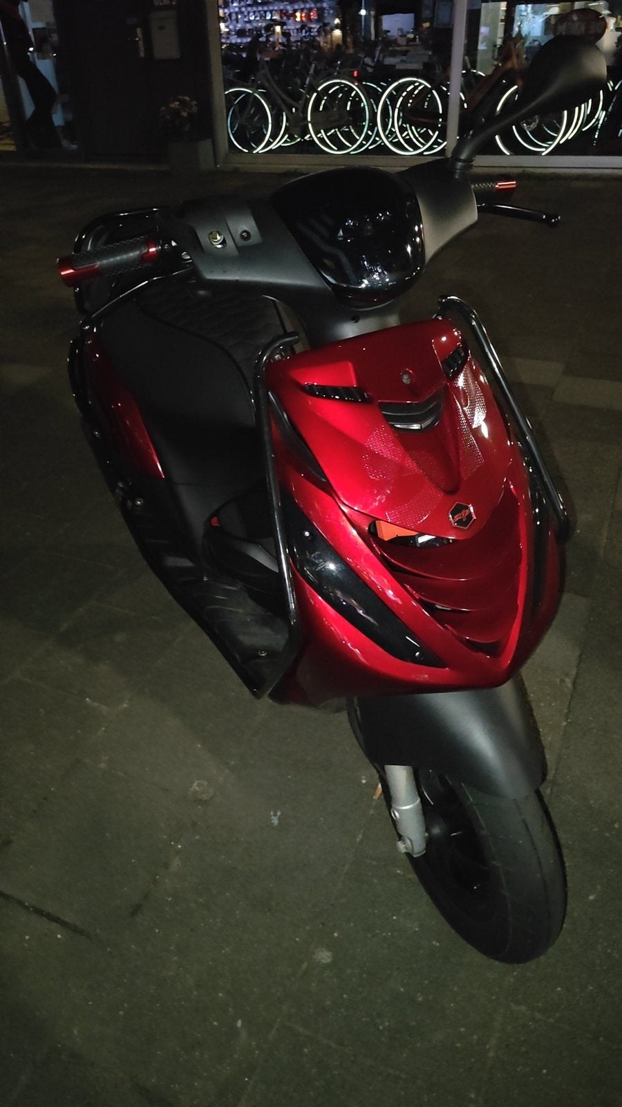 Piaggio Zip 2025 iget e5, Fietsen en Brommers, Ophalen, Maximaal 45 km/u, Zip, Zo goed als nieuw
