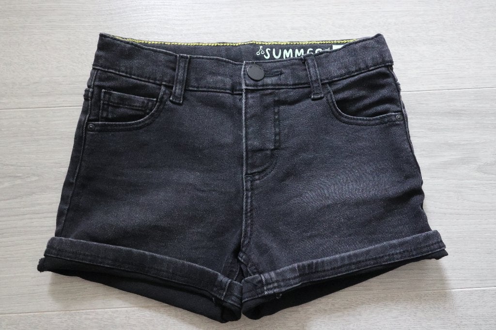 Nieuw kort spijkerbroekje jeans short zwart Hema, Kinderen en Baby's, Kinderkleding | Maat 128, Broek, Meisje, Nieuw, Ophalen of Verzenden