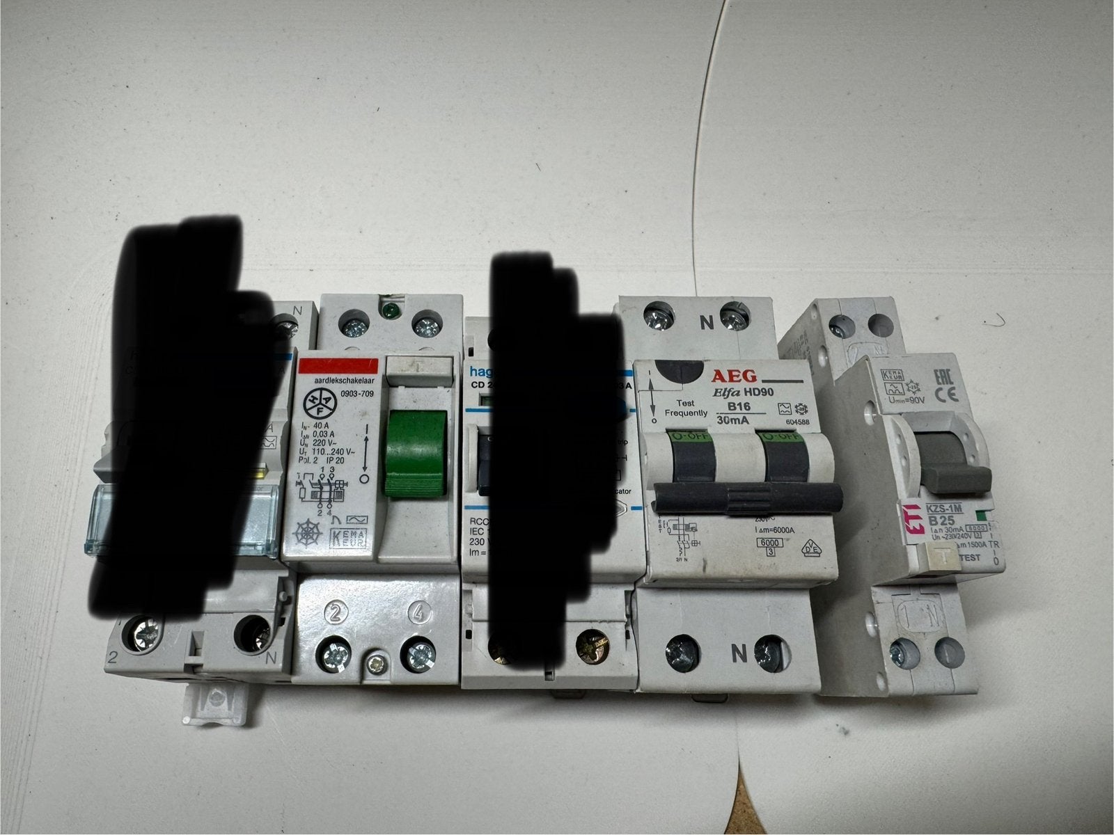 Aardlekschakelaars AEG 30mA Alamat B16, Ophalen of Verzenden, Gebruikt, Overige typen