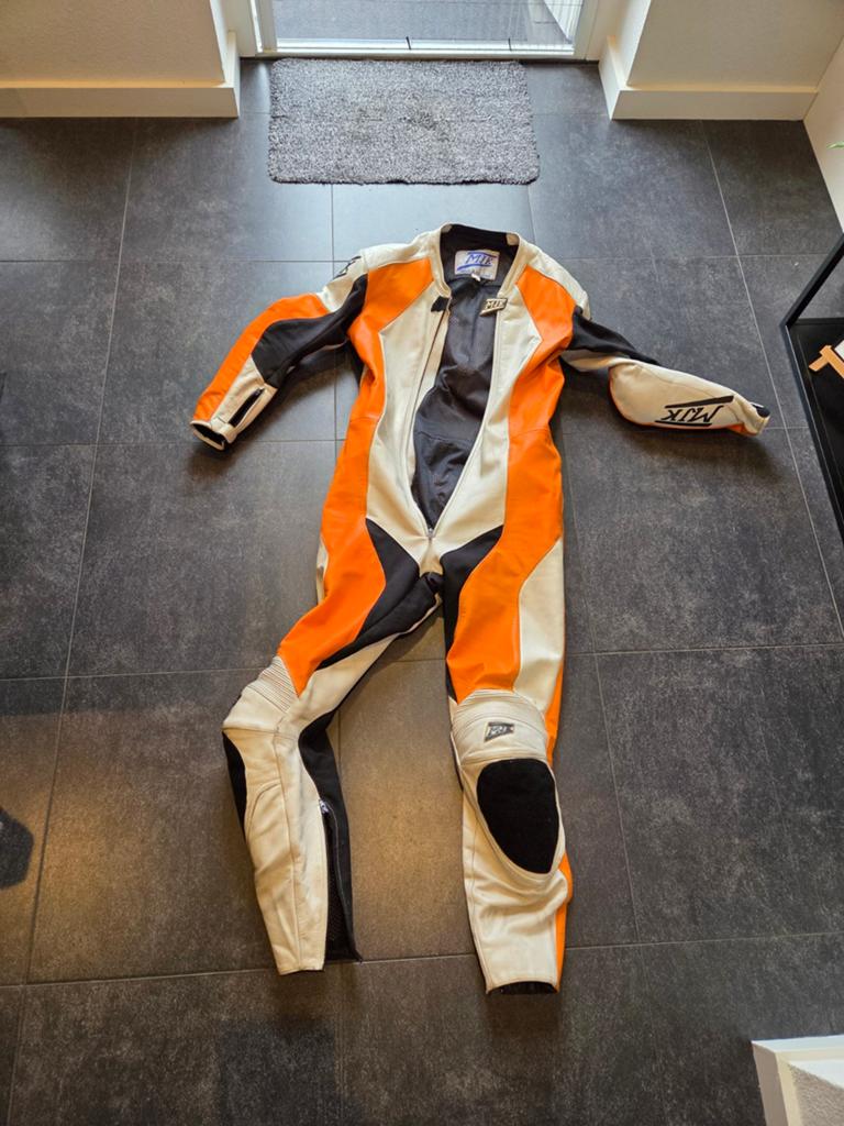 MJK Leren Motorpak - Oranje, Wit, Zwart, Motoren, Kleding | Motorkleding, Ophalen, MJK, Tweedehands, Heren