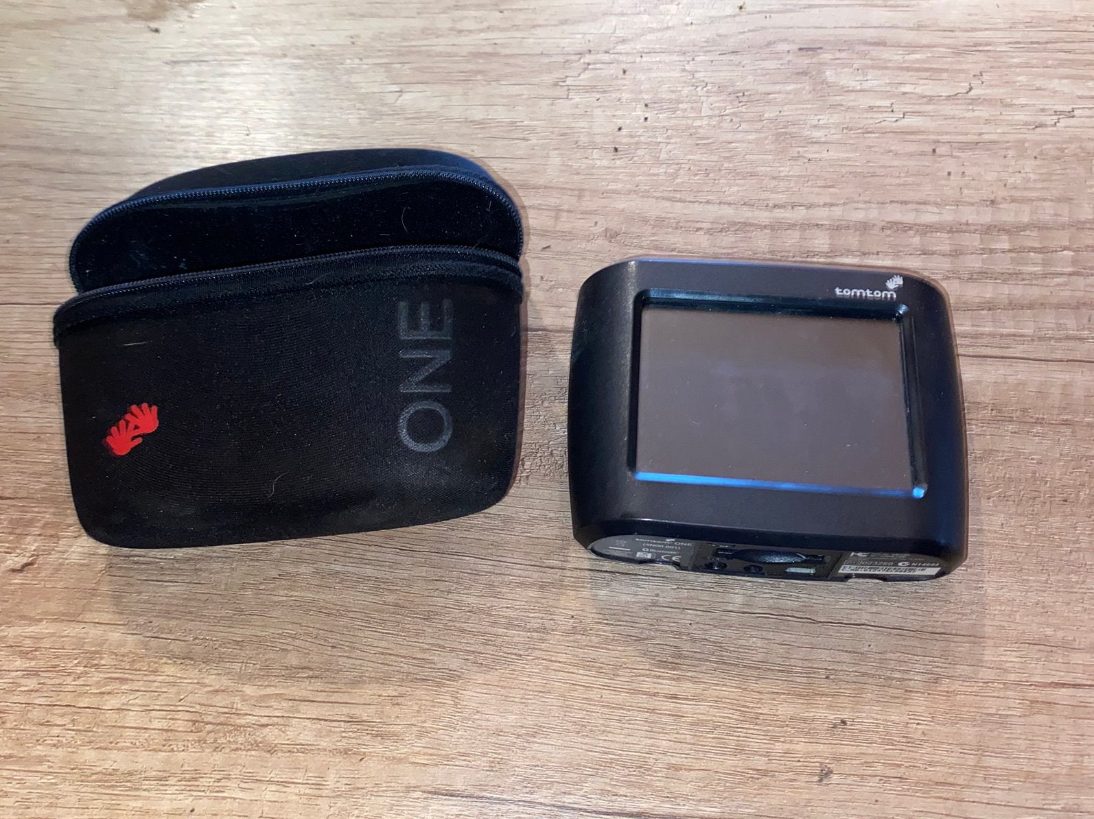 Tomtom one met een stevige hoes 20 euro, Ophalen of Verzenden, Zo goed als nieuw