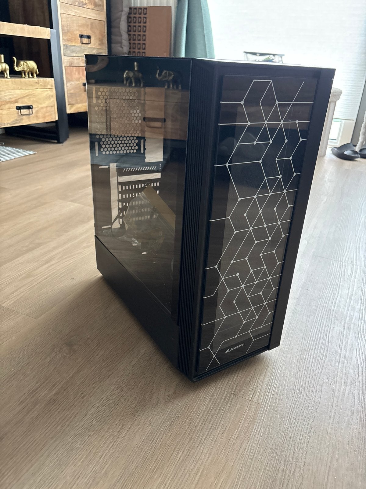 Sharkoon PC-behuizing met glazen zijpaneel, Computers en Software, Ophalen of Verzenden, Gebruikt