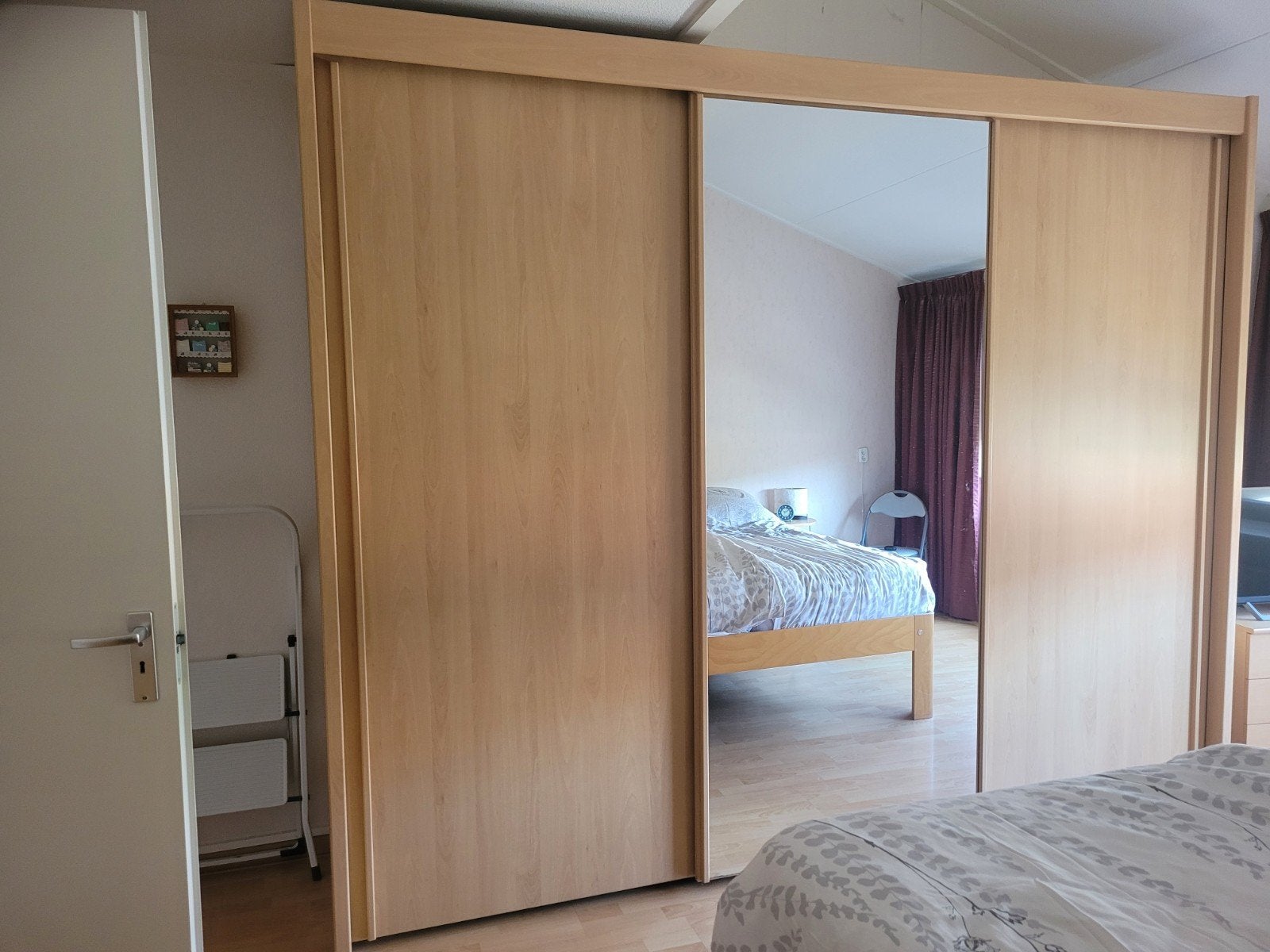 grote linnenkast, gratis af te halen, Ophalen, Met deur(en), 200 cm of meer, Zo goed als nieuw