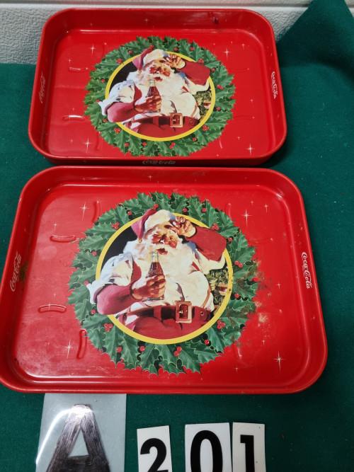 -	Coca cola kerst dienbladen 2x, Huis en Inrichting, Woonaccessoires | Dienbladen, Ophalen of Verzenden, 'T Olde Gre-j, Info@toldegrej.nl