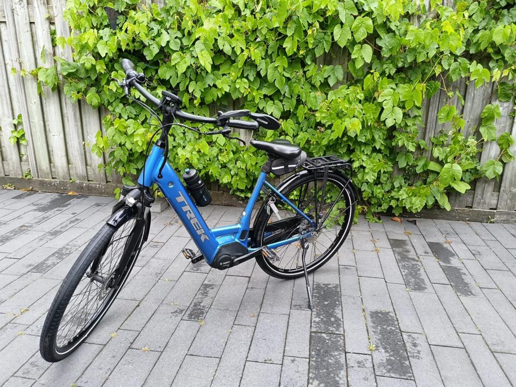 Trek District+ 4 M – Bosch Active Line Plus – 500 Wh, Fietsen en Brommers, Elektrische fietsen, Gebruikt, Overige merken, Ophalen