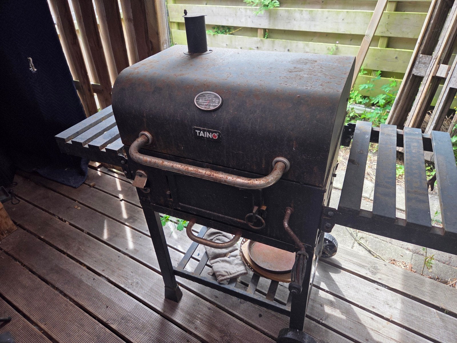TAINO BBQ Grillwagen - Gebruikt maar functioneel, Tuin en Terras, Barbecue-accessoires, Gebruikt, Ophalen of Verzenden