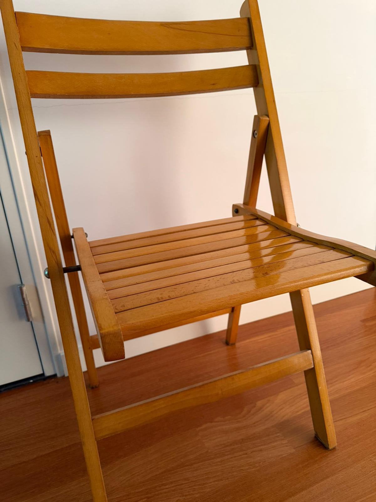 4 zeer solide beukenhouten klapstoelen +kussentjes jaren ‘80, Ophalen
